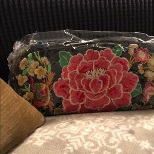 Dressy clutch! Embroidered! Gorgeous